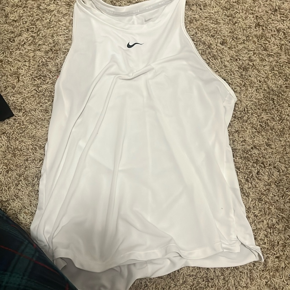 Nike athletic flowy tank top
